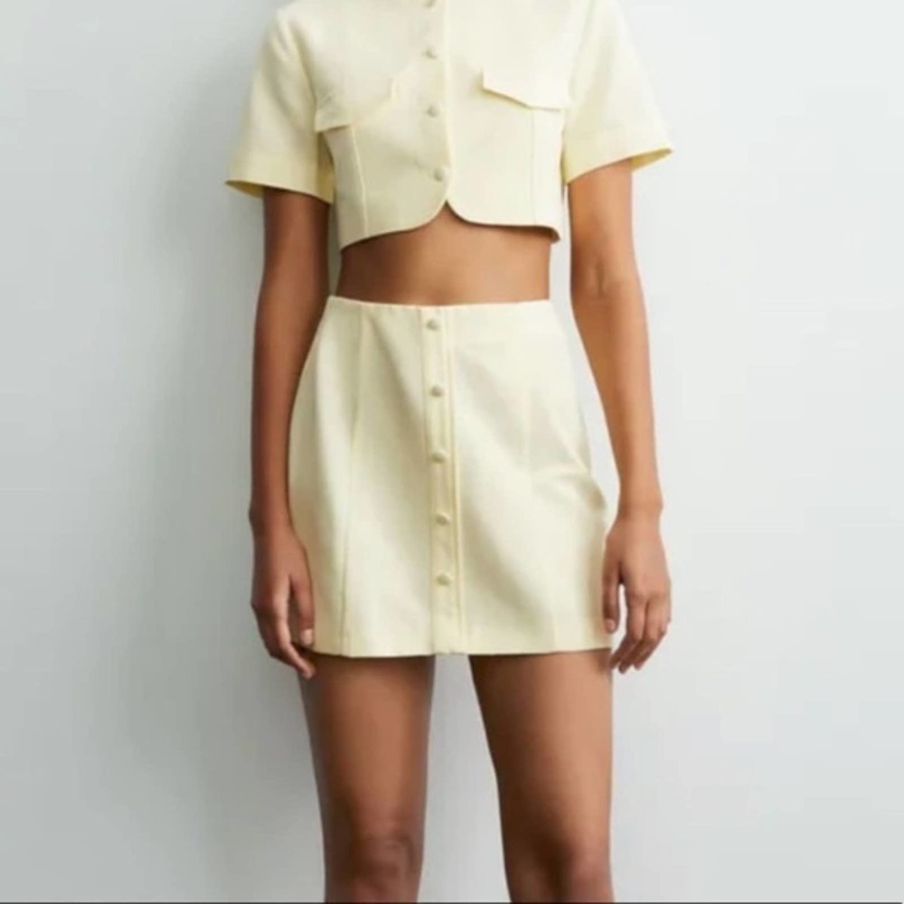 Zara Light Yellow Linen Blend Mini Skirt. NWT